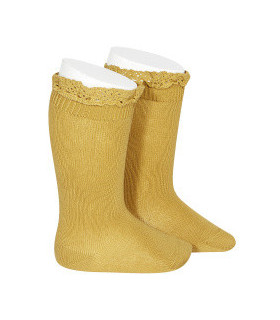 gule-knæstrømper