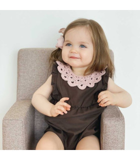 sommerdragt-til-baby-med-flæser-brun