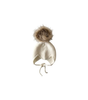 Off white babyhjelm i merinould med kvast